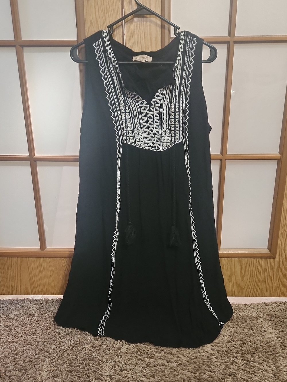 Philosophy Black And White Boho Sleeveless Dress With Embroidered Design XL